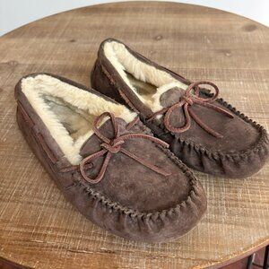 CLEARANCE! UGG Women's Size 7 Dakota Slippers Brown Suede Shoes Shearling Mocc
